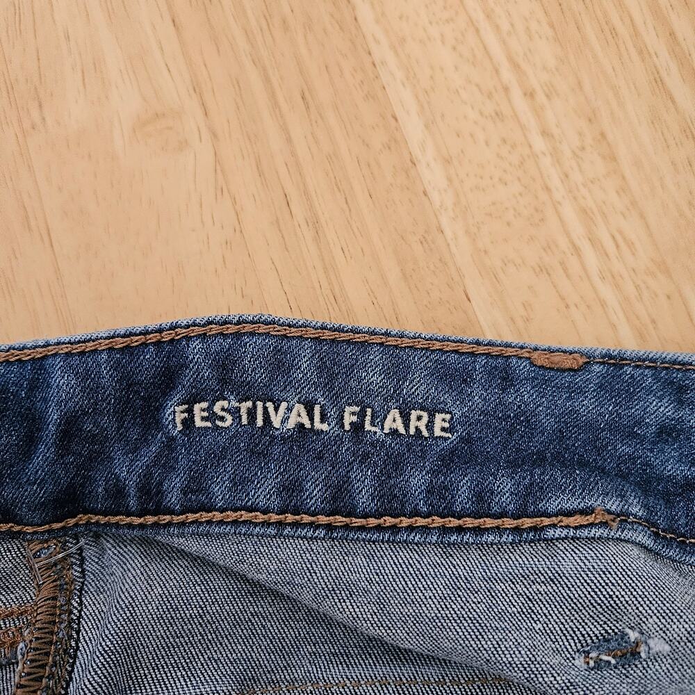 American Eagle AE Festival Flare Jeans Sz 10 Short Flaw - Picture 4 of 10